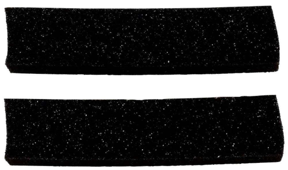 Schwarzes Dichtband, flach und schmal, für die Seitenverblechung in Montagesets, hergestellt von Wolf.